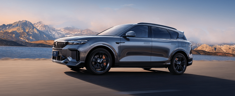 Доступная замена BMW и Audi. Отлично подготовленный для зимы 490-сильный полноприводный Voyah Free 318 Winter Edition оценили всего в 3,3 млн рублей в Белоруссии